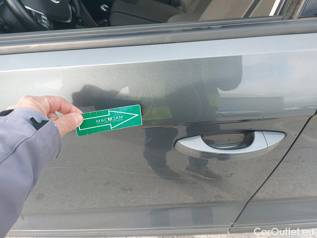  Volkswagen  T-ROC VOLKSWAGEN  / 2017 / 5P / todoterreno Advance R-Line 1.0 TSI 81kW (110CV) #5