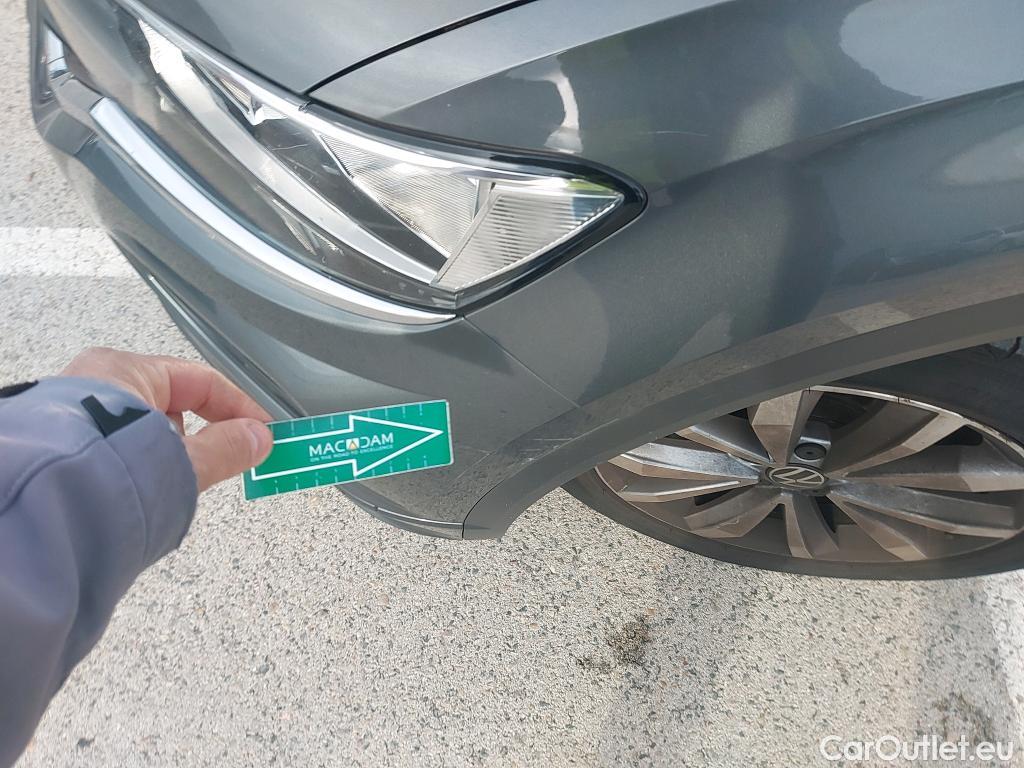  Volkswagen  T-ROC VOLKSWAGEN  / 2017 / 5P / todoterreno Advance R-Line 1.0 TSI 81kW (110CV) #22