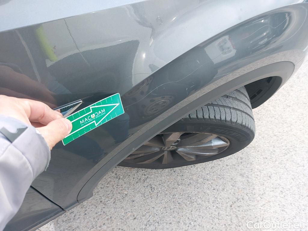  Volkswagen  T-ROC VOLKSWAGEN  / 2017 / 5P / todoterreno Advance R-Line 1.0 TSI 81kW (110CV) #19