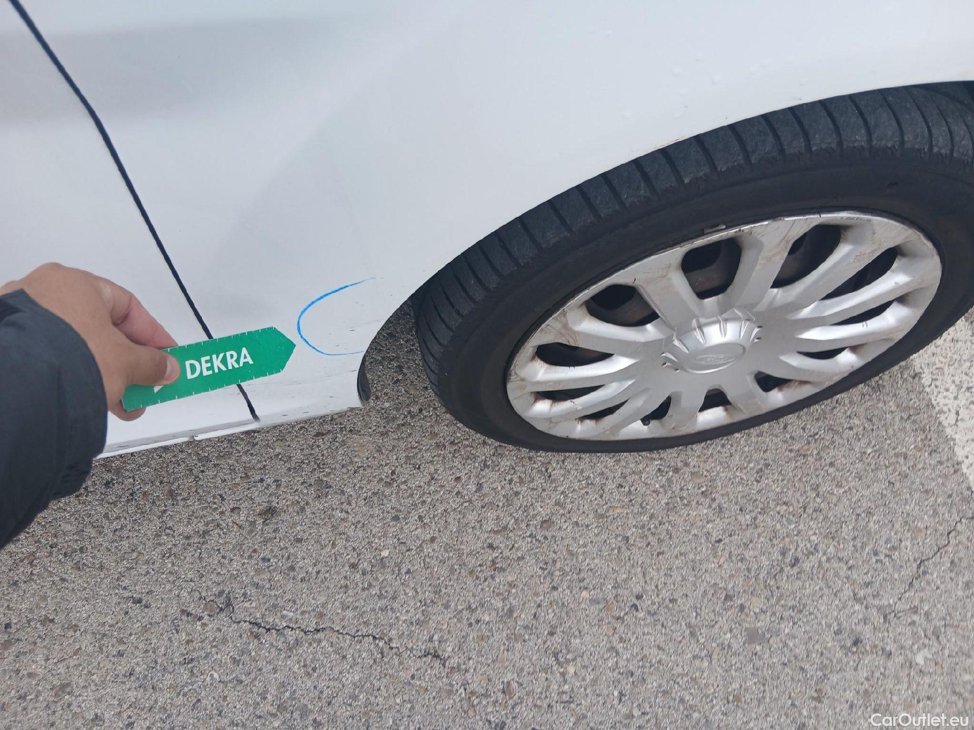  Ford  Fiesta FORD  VAN VU 3p 6G berlina comerci 1.5 TDCi 75cv #53