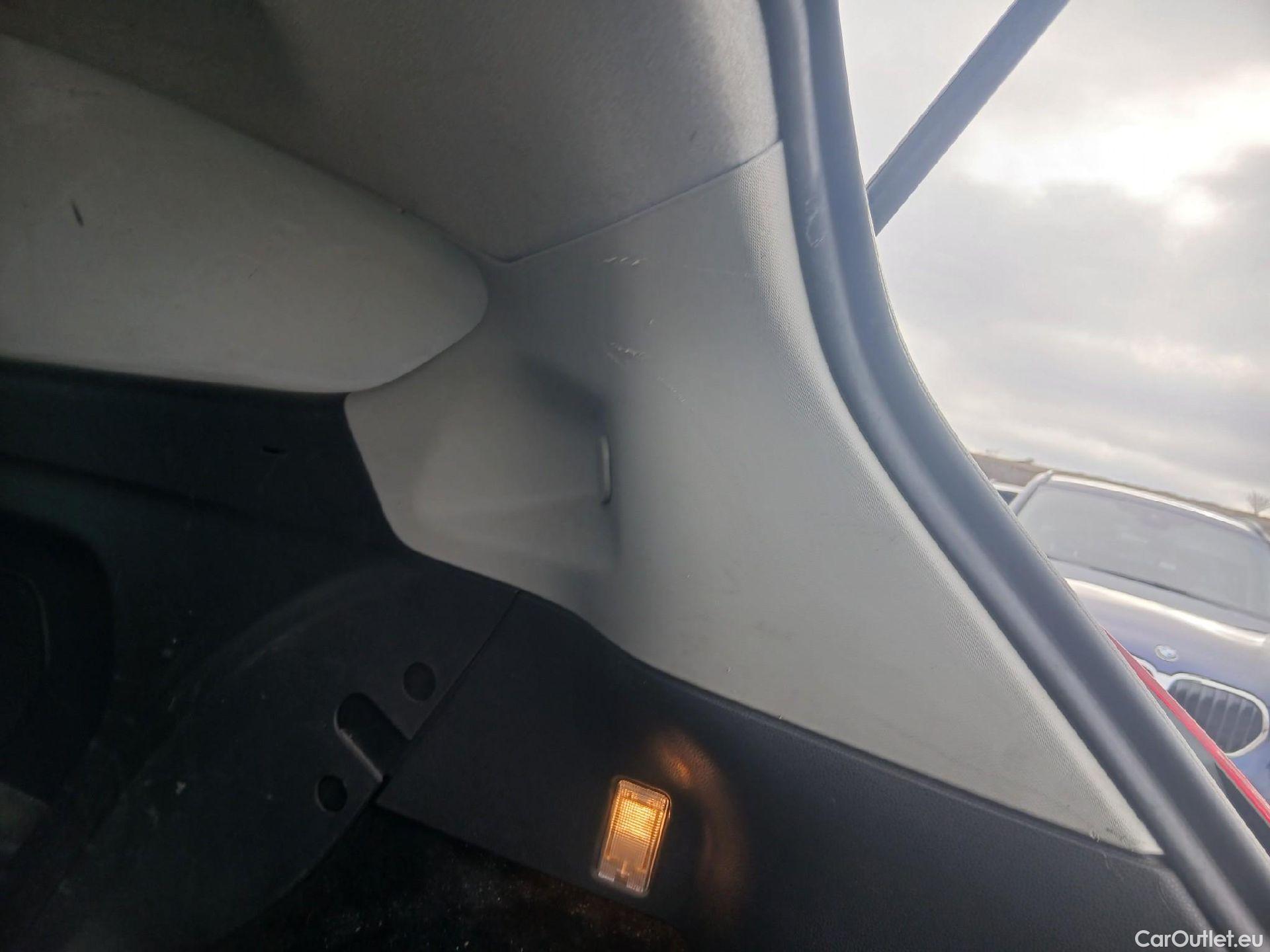  Ford  Fiesta FORD  VAN VU 3p 6G berlina comerci 1.5 TDCi 75cv #10