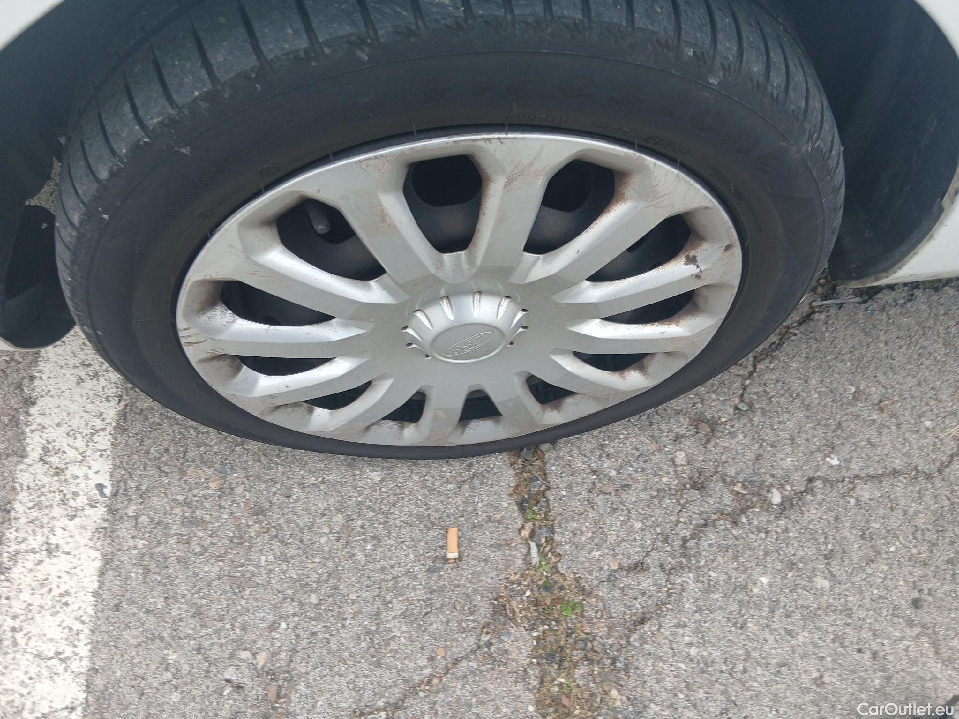  Ford  Fiesta FORD  VAN VU 3p 6G berlina comerci 1.5 TDCi 75cv #27