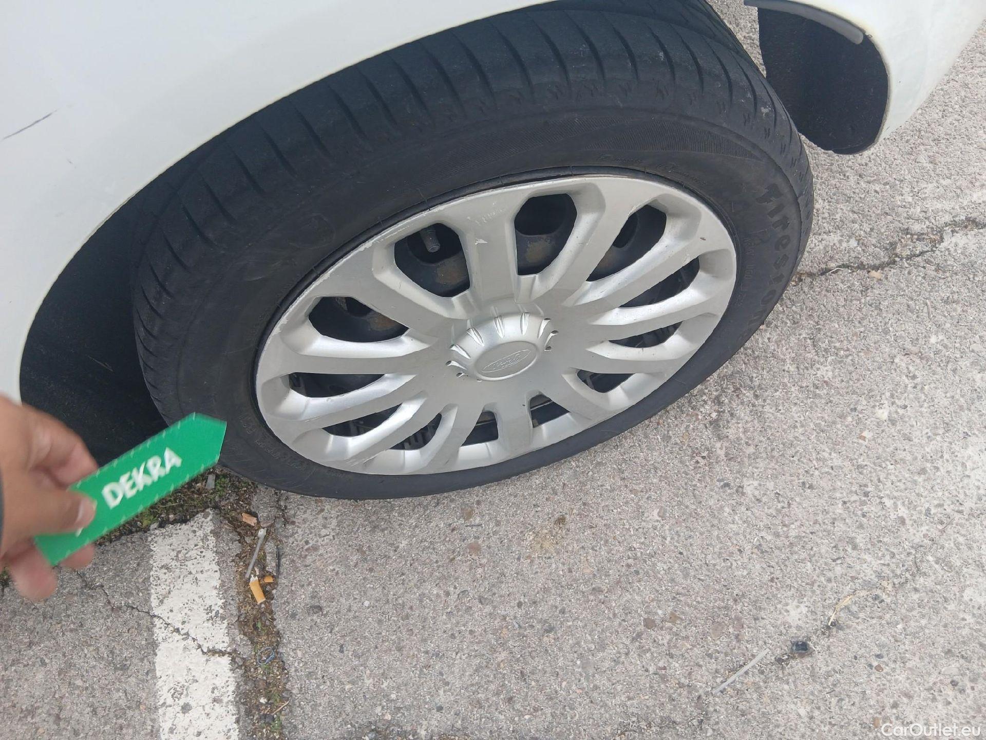  Ford  Fiesta FORD  VAN VU 3p 6G berlina comerci 1.5 TDCi 75cv #34