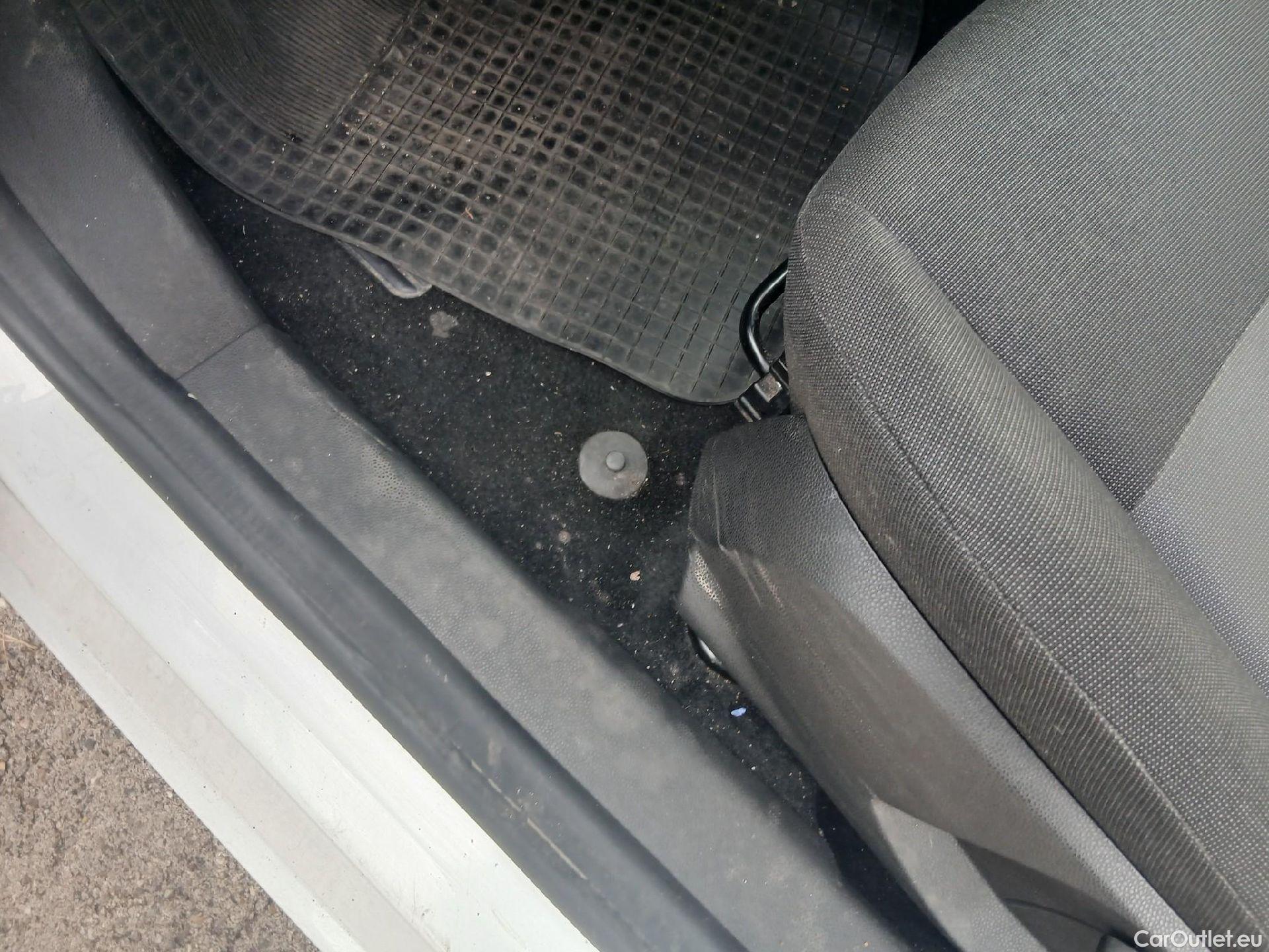  Ford  Fiesta FORD  VAN VU 3p 6G berlina comerci 1.5 TDCi 75cv #4