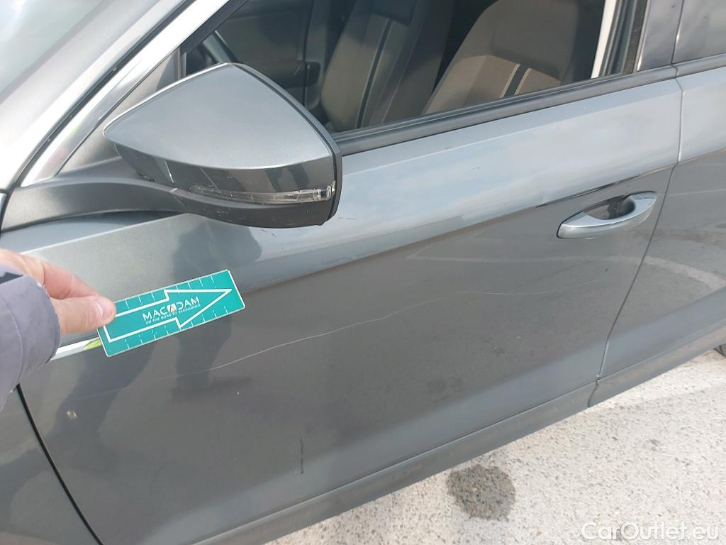  Volkswagen  T-ROC VOLKSWAGEN  / 2017 / 5P / todoterreno Advance R-Line 1.0 TSI 81kW (110CV) #3