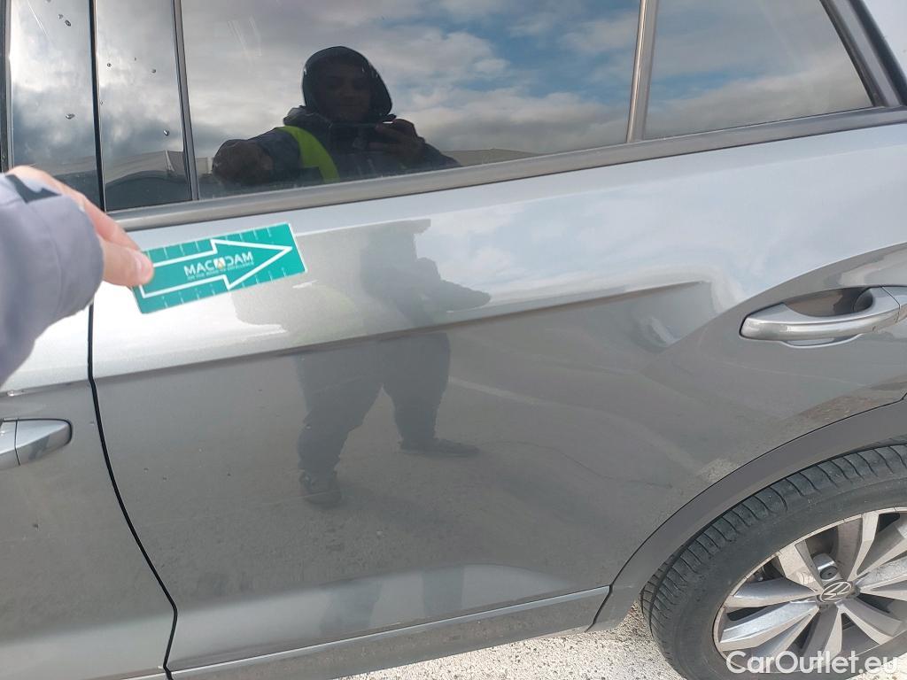  Volkswagen  T-ROC VOLKSWAGEN  / 2017 / 5P / todoterreno Advance R-Line 1.0 TSI 81kW (110CV) #10