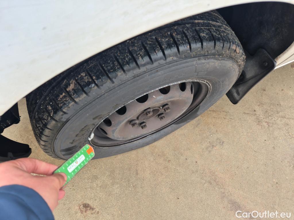  Nissan  NV400 NISSAN  / 2011 / 4P / furgón L2H2 3,5T 2.3dCi 99kW FWD Comfort #50