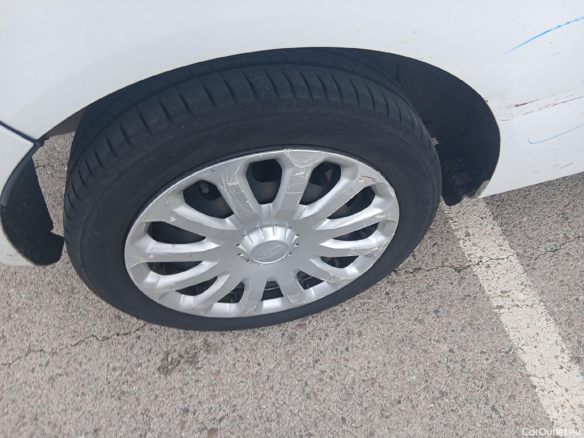  Ford  Fiesta FORD  VAN VU 3p 6G berlina comerci 1.5 TDCi 75cv #46