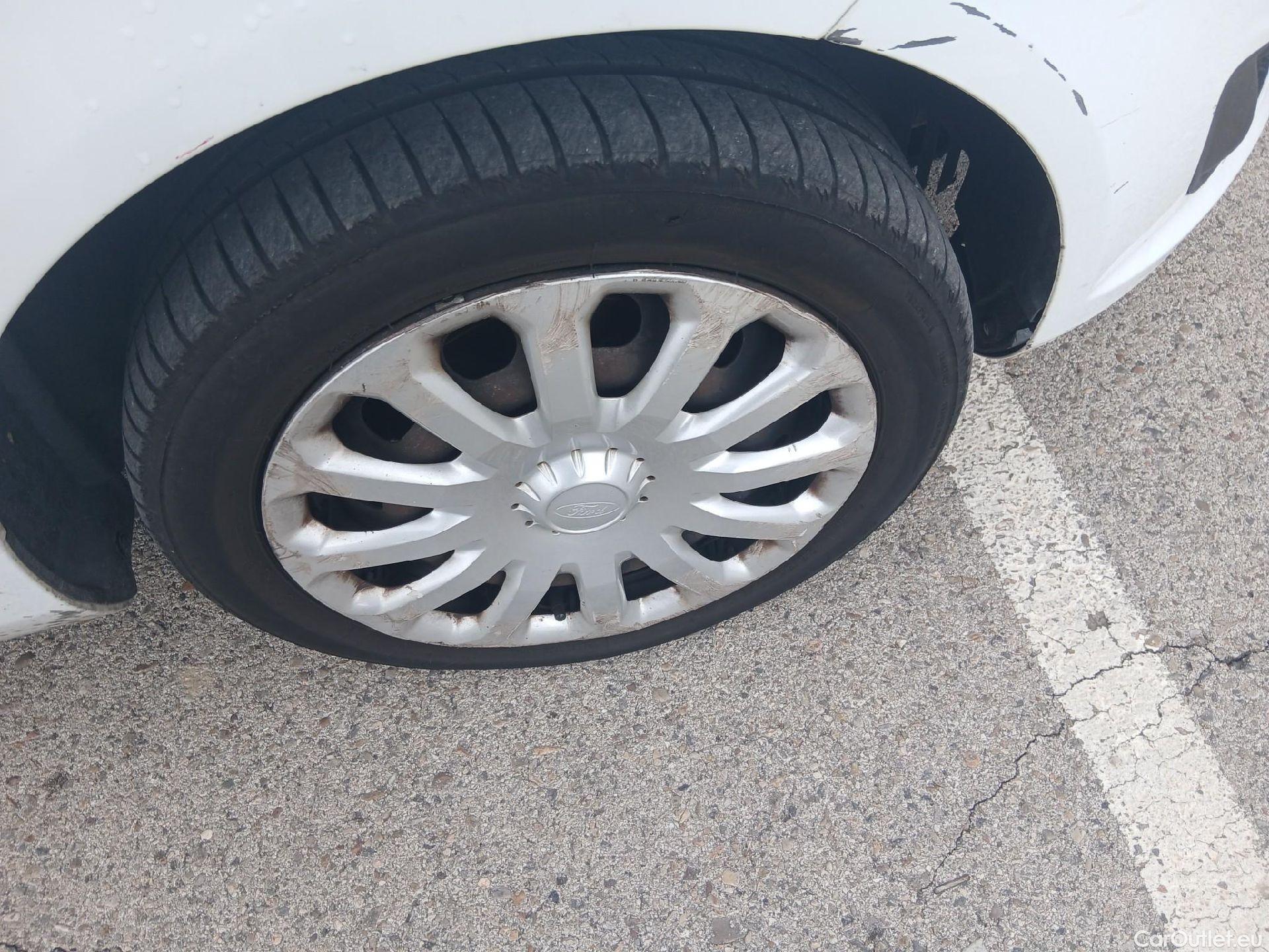  Ford  Fiesta FORD  VAN VU 3p 6G berlina comerci 1.5 TDCi 75cv #54