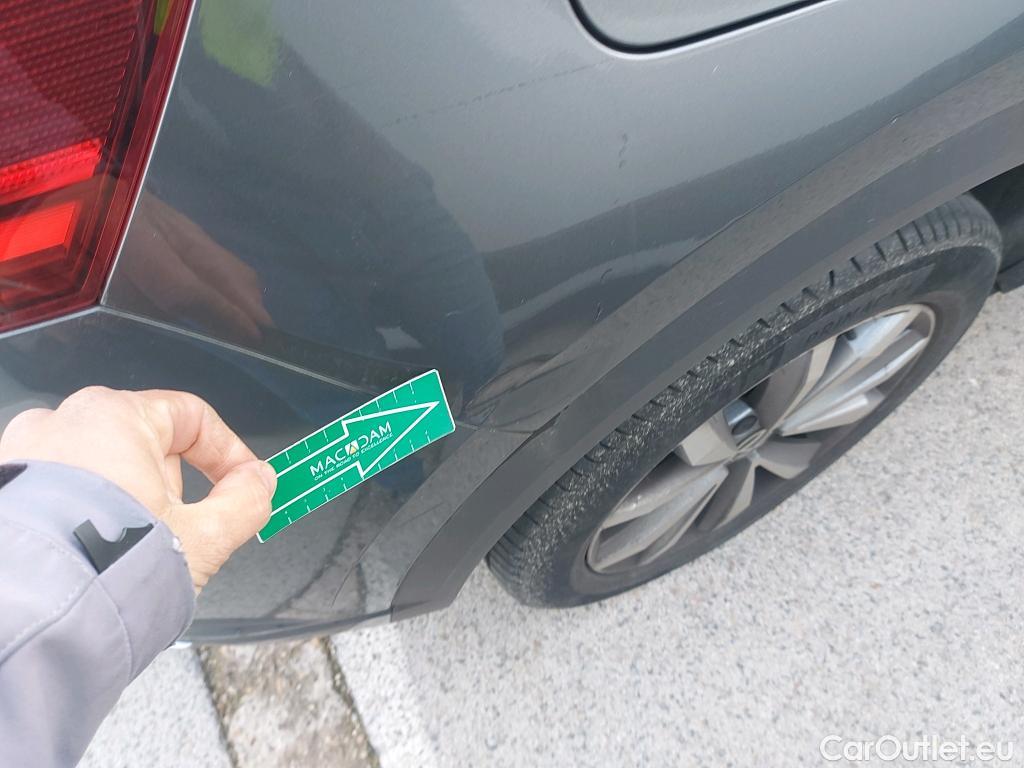  Volkswagen  T-ROC VOLKSWAGEN  / 2017 / 5P / todoterreno Advance R-Line 1.0 TSI 81kW (110CV) #2