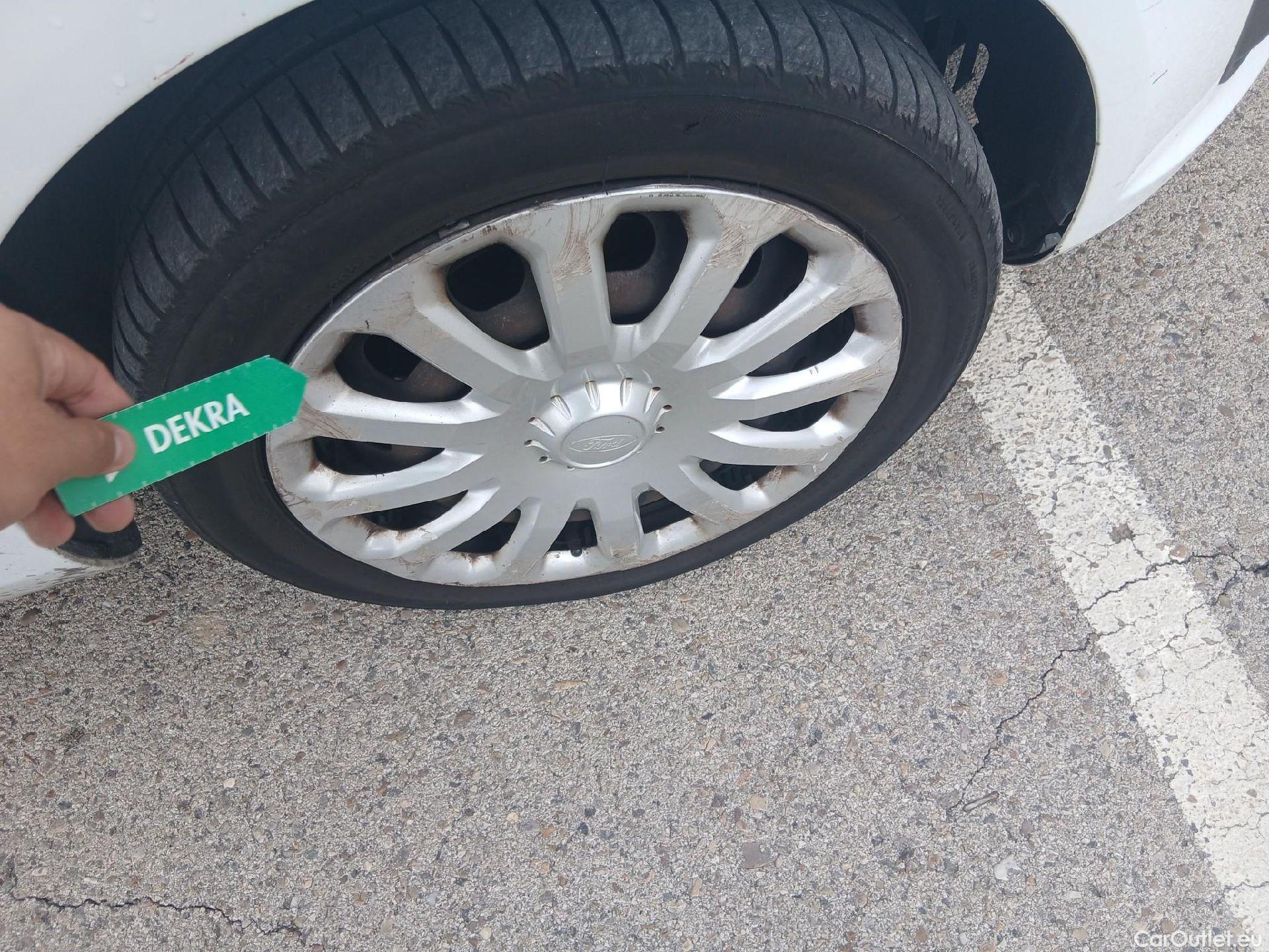  Ford  Fiesta FORD  VAN VU 3p 6G berlina comerci 1.5 TDCi 75cv #55