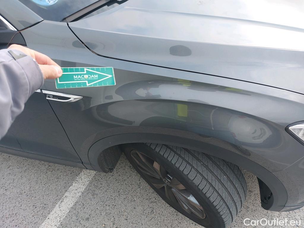  Volkswagen  T-ROC VOLKSWAGEN  / 2017 / 5P / todoterreno Advance R-Line 1.0 TSI 81kW (110CV) #17