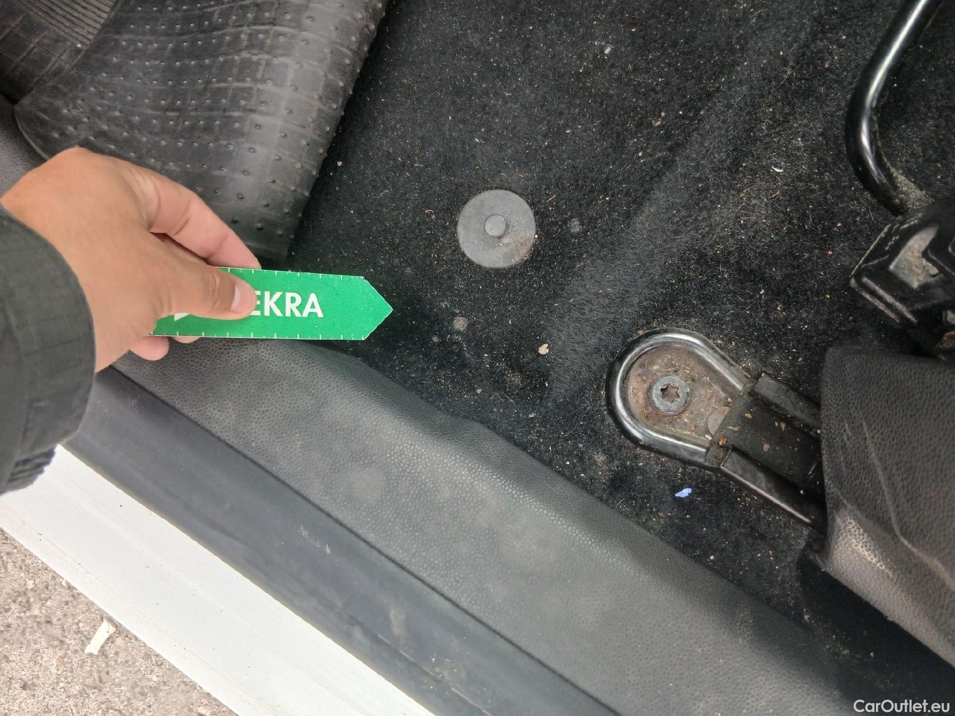  Ford  Fiesta FORD  VAN VU 3p 6G berlina comerci 1.5 TDCi 75cv #8