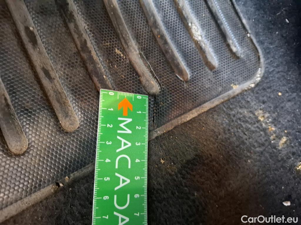  Citroen  C3  Société Feel 1.5 BlueHDI 100CV BVM6 E6dT #4