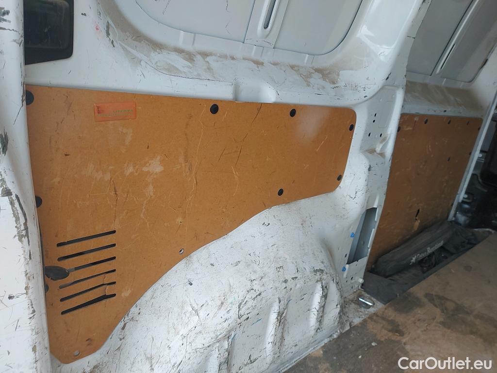  Peugeot  Expert PEUGEOT  / 2016 / 4P / furgón Furgón Pro BlueHDi 90KW (120) Standard #32