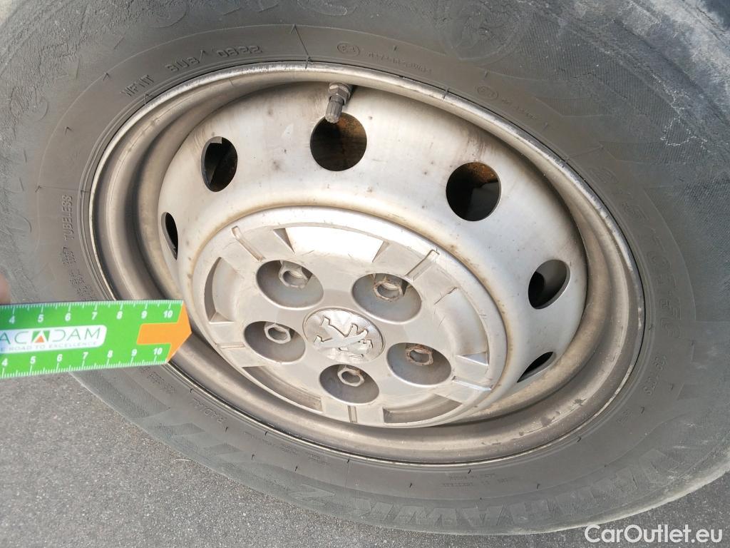  Peugeot  Boxer PEUGEOT  / 2014 / 4P / combi Combi 5/9 Pl 330 L1H1 BlueHDi 88KW (120) #27