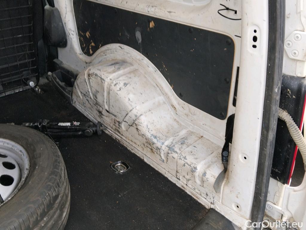  Volkswagen  Caddy VOLKSWAGEN  / 2015 / 4P / combi Profesion Maxi Kombi 2.0 TDI 90kW 4Mot #5