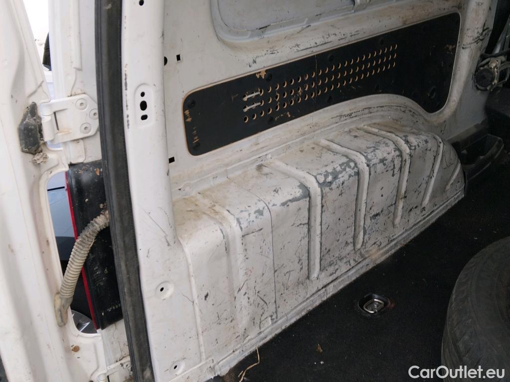  Volkswagen  Caddy VOLKSWAGEN  / 2015 / 4P / combi Profesion Maxi Kombi 2.0 TDI 90kW 4Mot #6