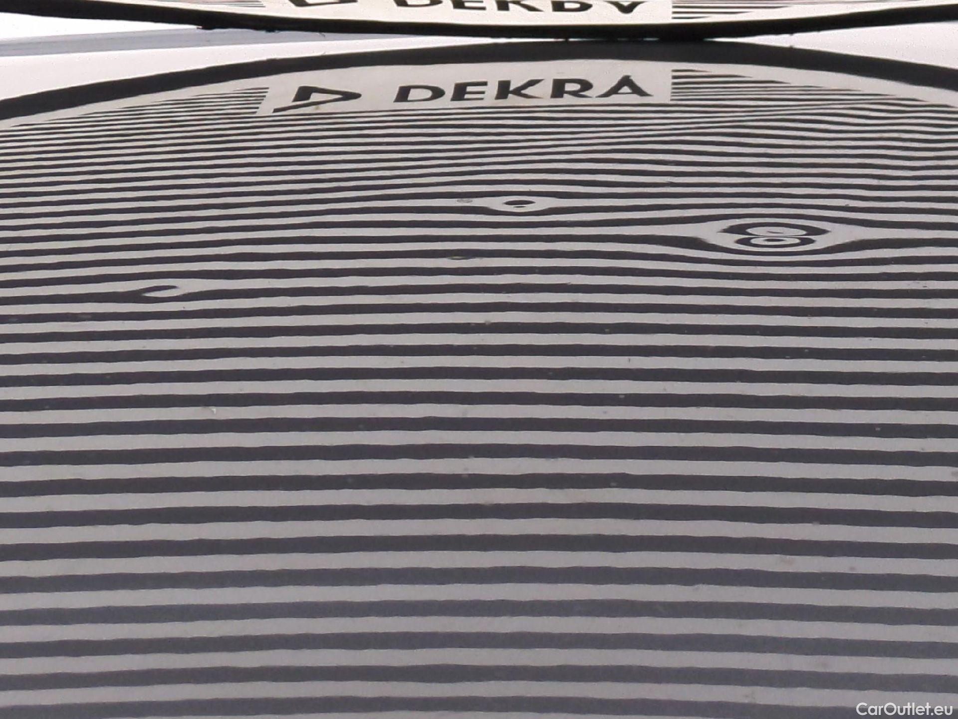  Bmw  Serie 1 1 Berline 116 d Business Design 1.5 115CV BVA7 E6d #25