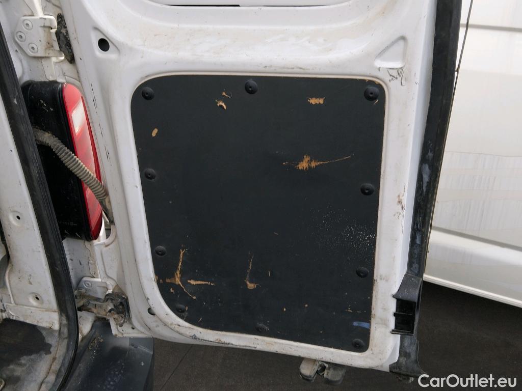  Volkswagen  Caddy VOLKSWAGEN  / 2015 / 4P / combi Profesion Maxi Kombi 2.0 TDI 90kW 4Mot #30