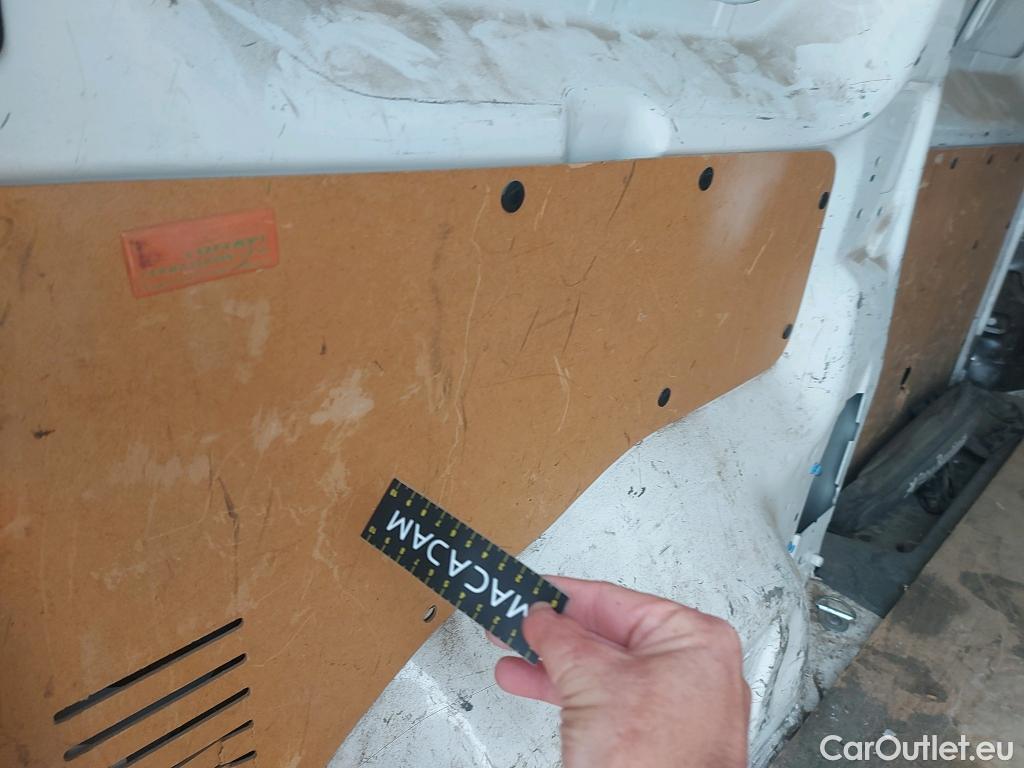  Peugeot  Expert PEUGEOT  / 2016 / 4P / furgón Furgón Pro BlueHDi 90KW (120) Standard #33