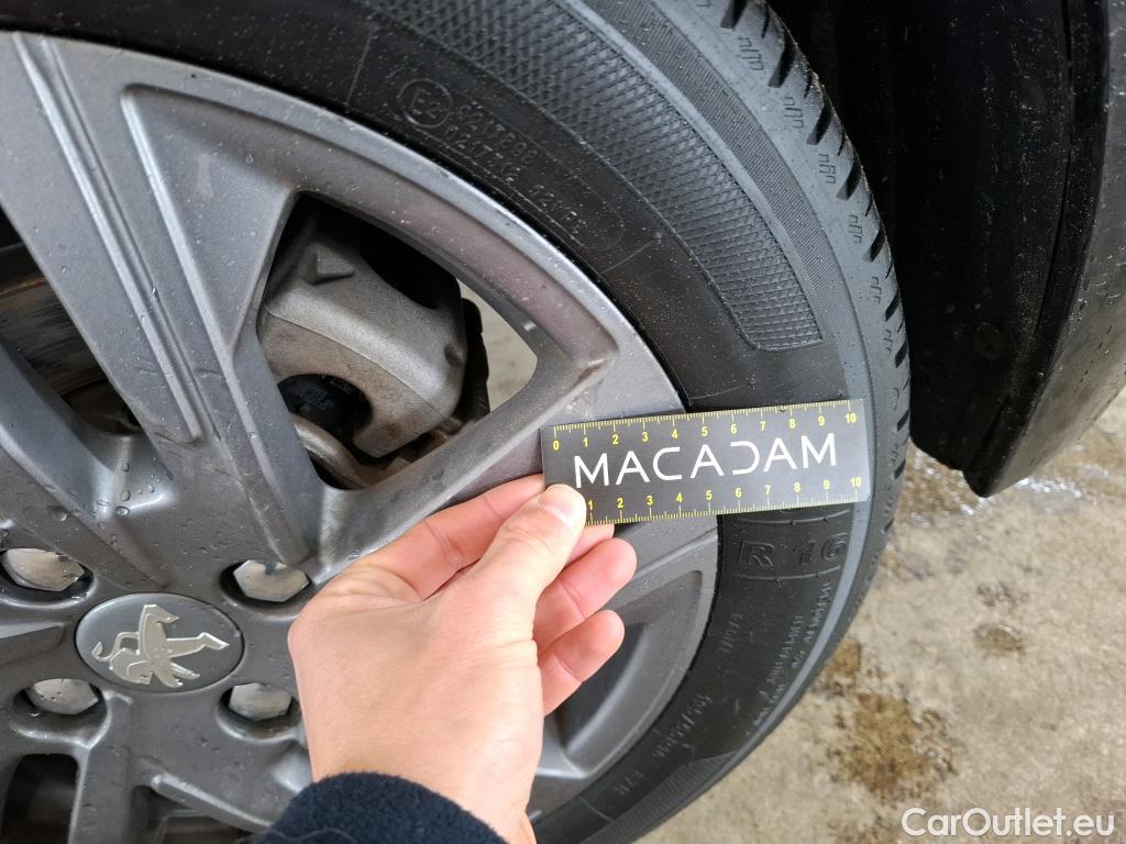  Peugeot  208  Active Business 1.5 HDi 100CV BVM6 E6d #35