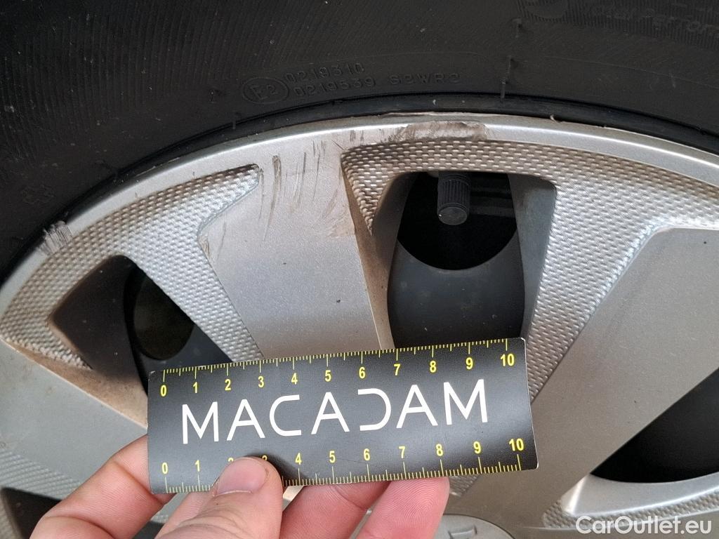  Peugeot  108  Active 1.0 70CV BVM5 E6 #32