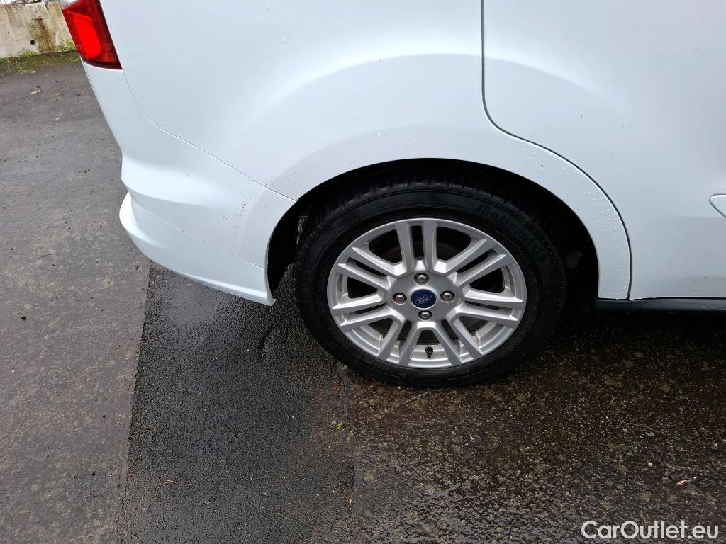  Ford  Tourneo  Courier Titanium 1.0 #1