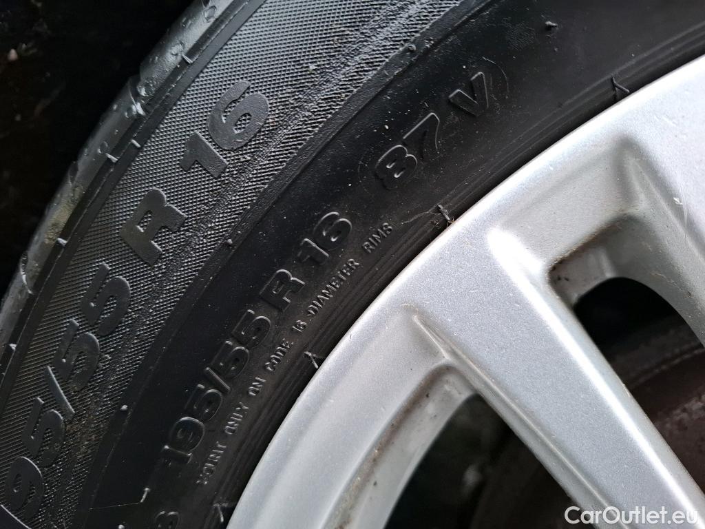  Ford  Tourneo  Courier Titanium 1.0 #2