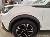  Peugeot  2008 PEUGEOT  / 2019 / 5P / CROSSOVER BLUEHDI 130 EAT8 ALLURE S/S AUT. #101