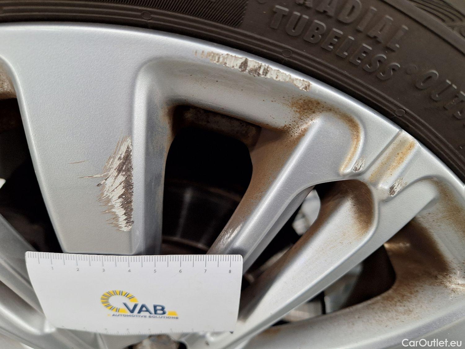  Peugeot  208 Peugeot,  '11, Peugeot  1.2 PureTech ?6.2 61kW S/S Signature 5 #42