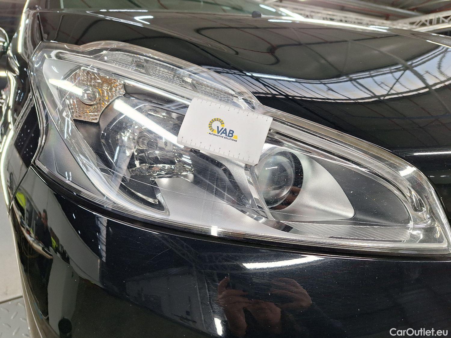  Peugeot  208 Peugeot,  '11, Peugeot  1.2 PureTech ?6.2 61kW S/S Signature 5 #50