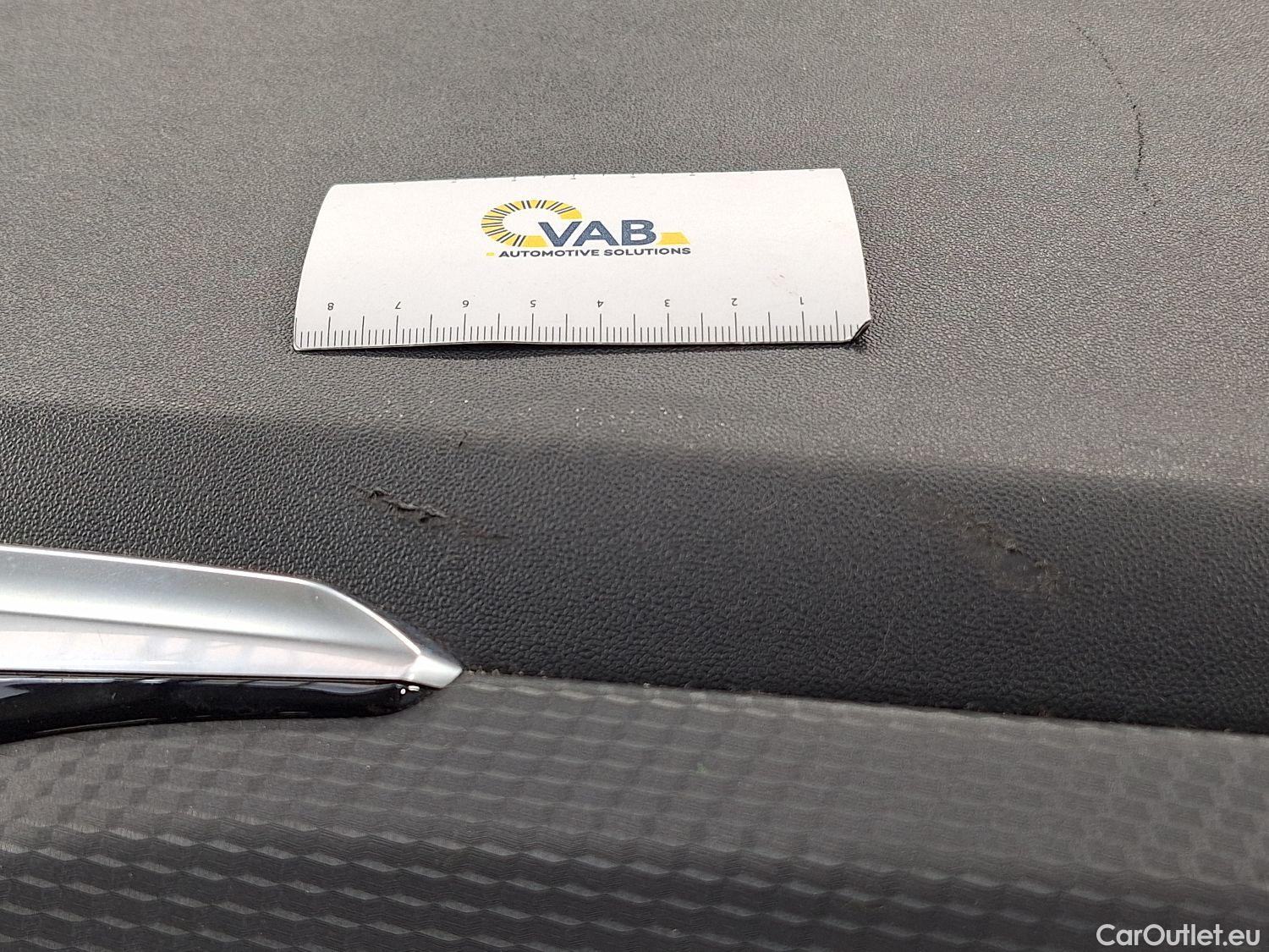  Peugeot  208 Peugeot,  '11, Peugeot  1.2 PureTech ?6.2 61kW S/S Signature 5 #53