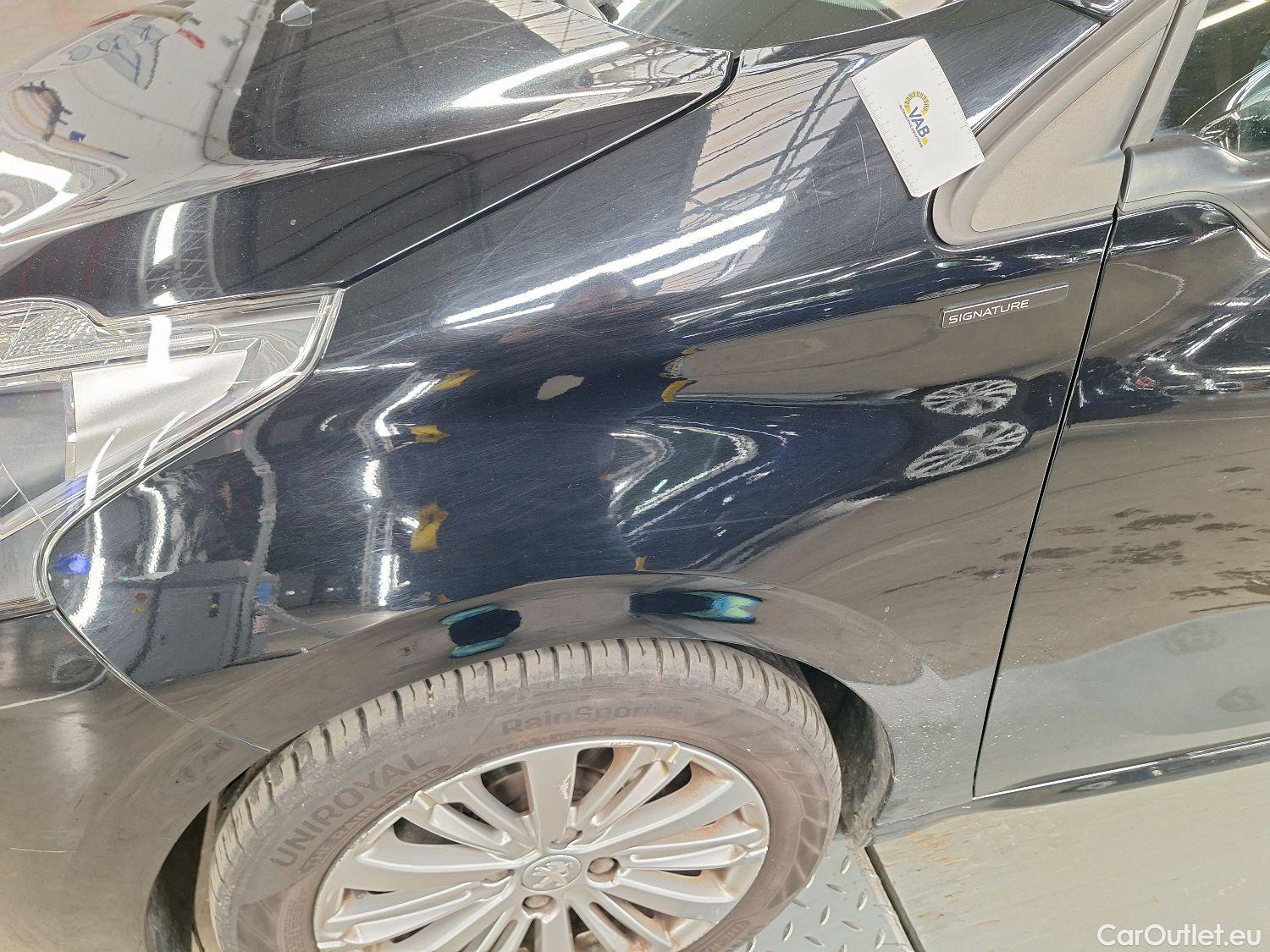  Peugeot  208 Peugeot,  '11, Peugeot  1.2 PureTech ?6.2 61kW S/S Signature 5 #93