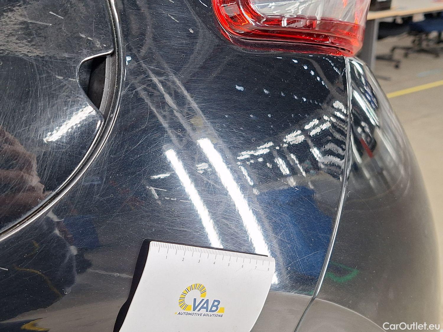  Peugeot  208 Peugeot,  '11, Peugeot  1.2 PureTech ?6.2 61kW S/S Signature 5 #31