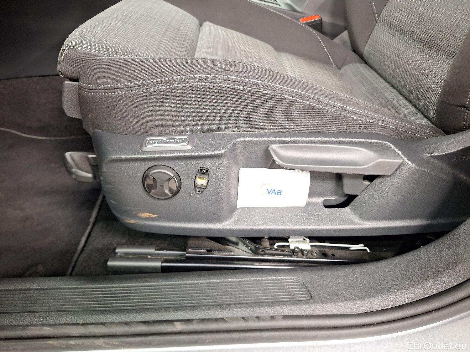  Volkswagen  Passat VW,  Variant FL'19, Volkswagen  Variant 2.0 TDI 90kW DSG Style B #20