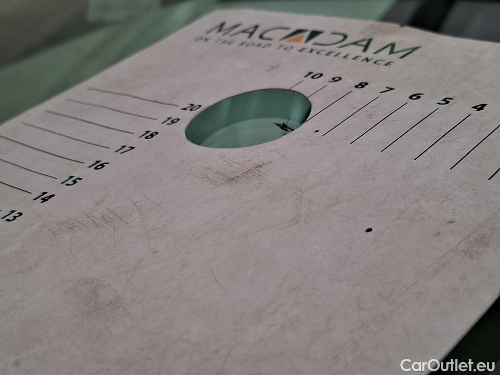  Land Rover  Discovery LAND ROVER  Sport / 2019 / 5P / SUV 1.5 P300e PHEV AUTO 4WD R-Dynamic S #2