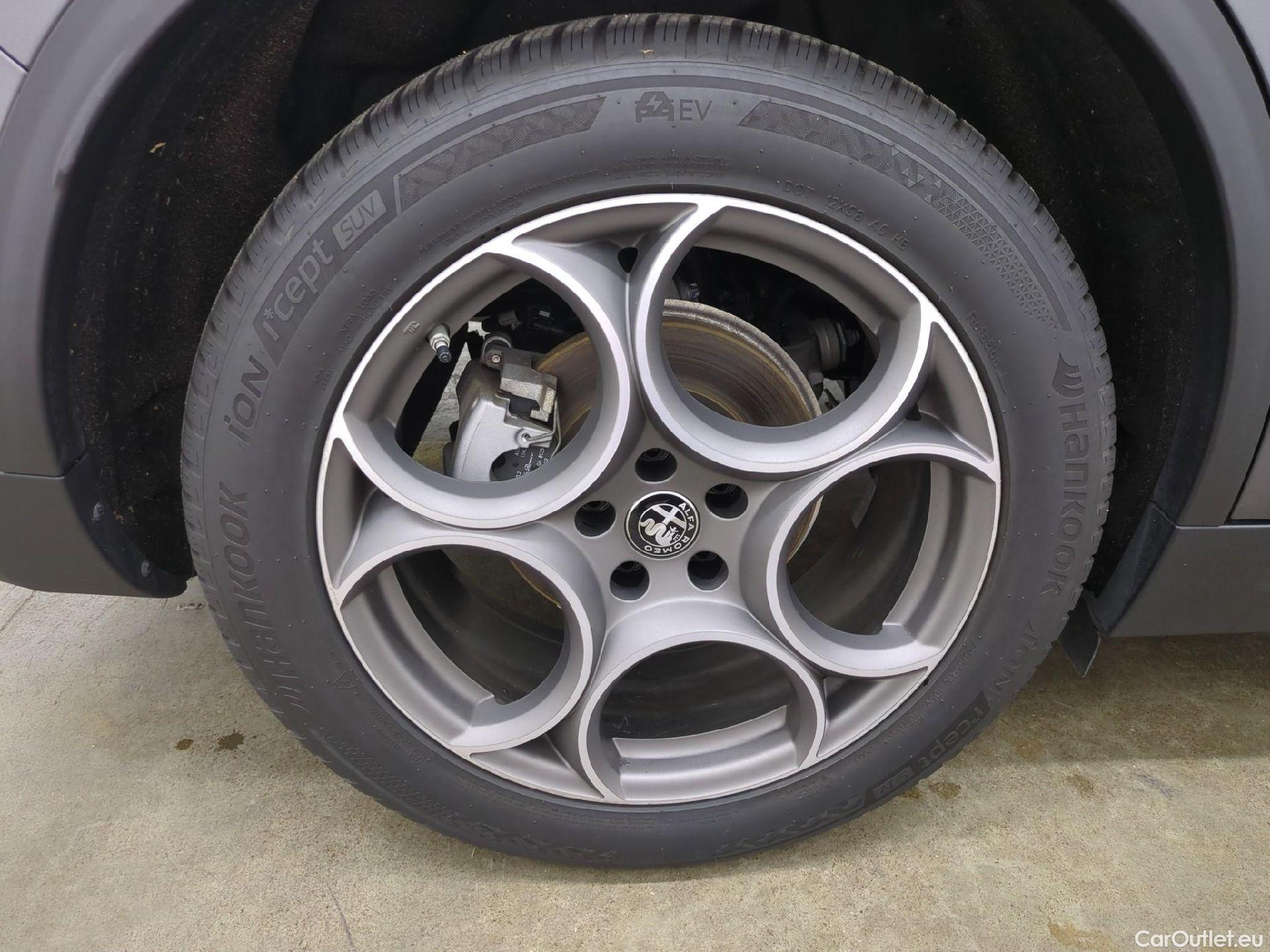  Alfa Romeo   STELVIO Stelvio Sprint Q4 2.2 JTDM 190CV BVA8 E6d #4