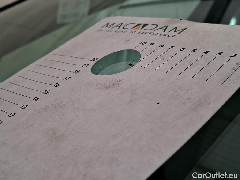  Land Rover  Discovery LAND ROVER  Sport / 2019 / 5P / SUV 1.5 P300e PHEV AUTO 4WD R-Dynamic S #28