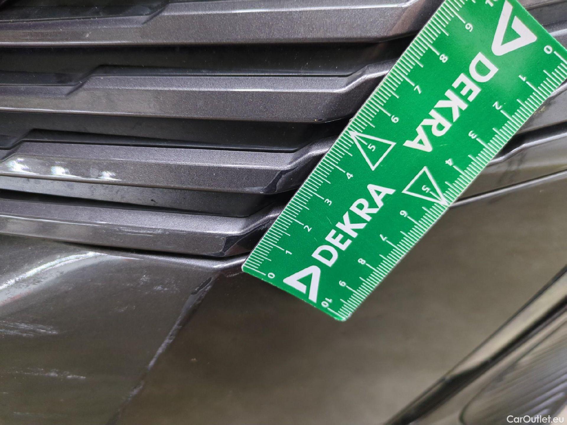  Peugeot  3008  Allure 1.5 HDi 130CV BVA8 E6d #48