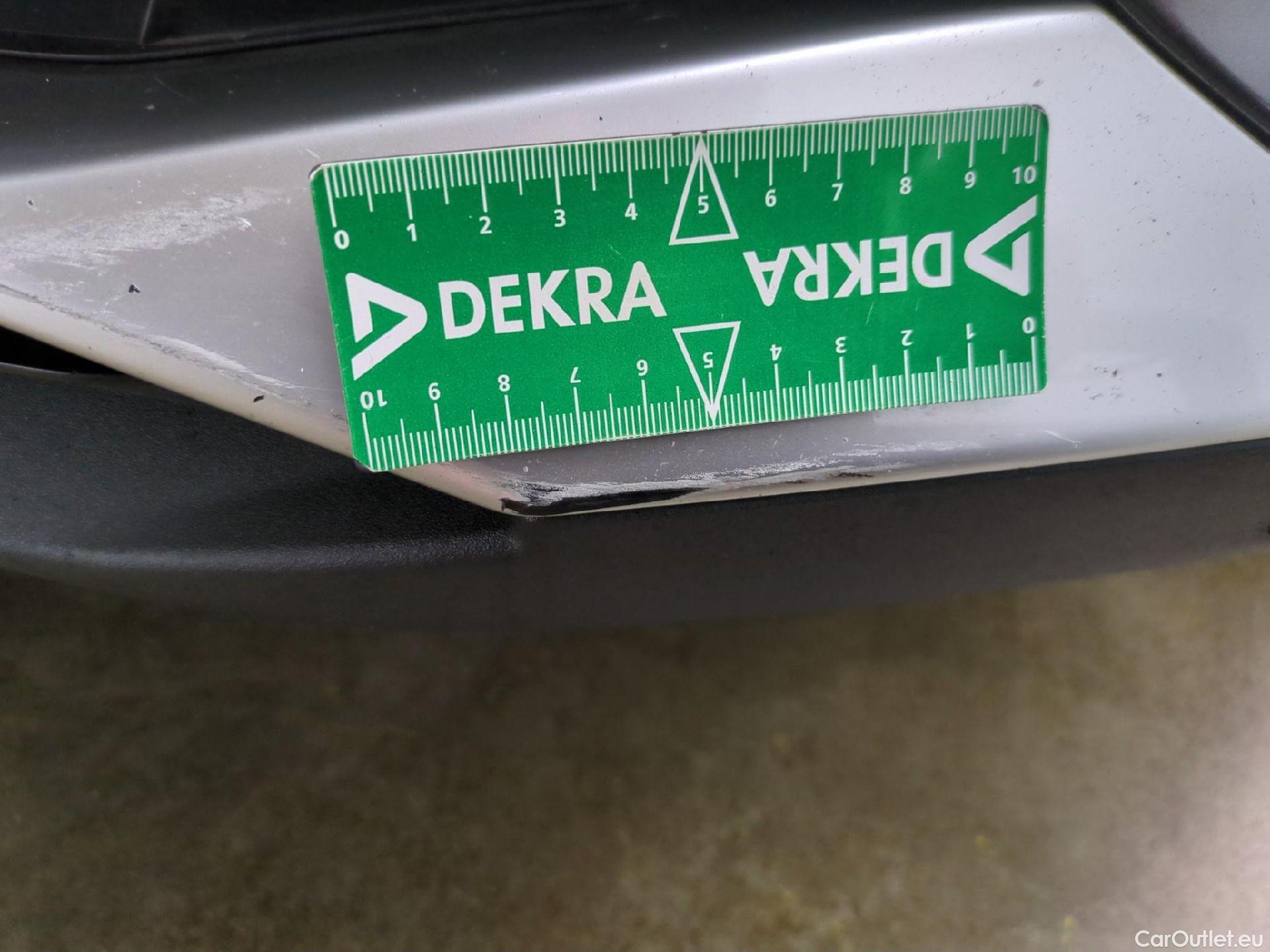  Peugeot  3008  Allure 1.5 HDi 130CV BVA8 E6d #44