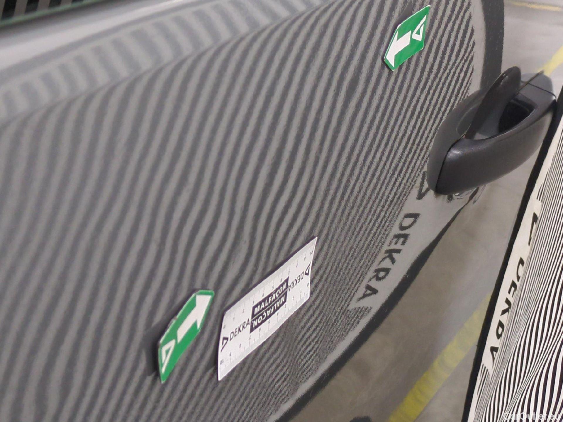  Renault  Trafic RENAULT  4p Combi Zen L2 dCi 120 SandS - 18 - 8 pl #19