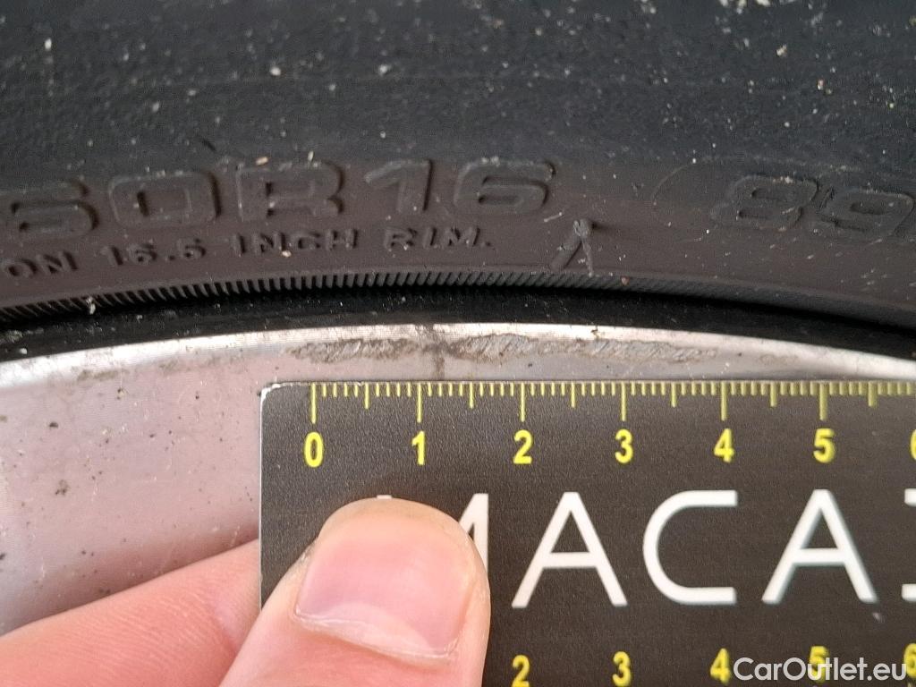  Peugeot  2008  Allure Business 1.2 PureTech 110CV BVA6 E6 #38