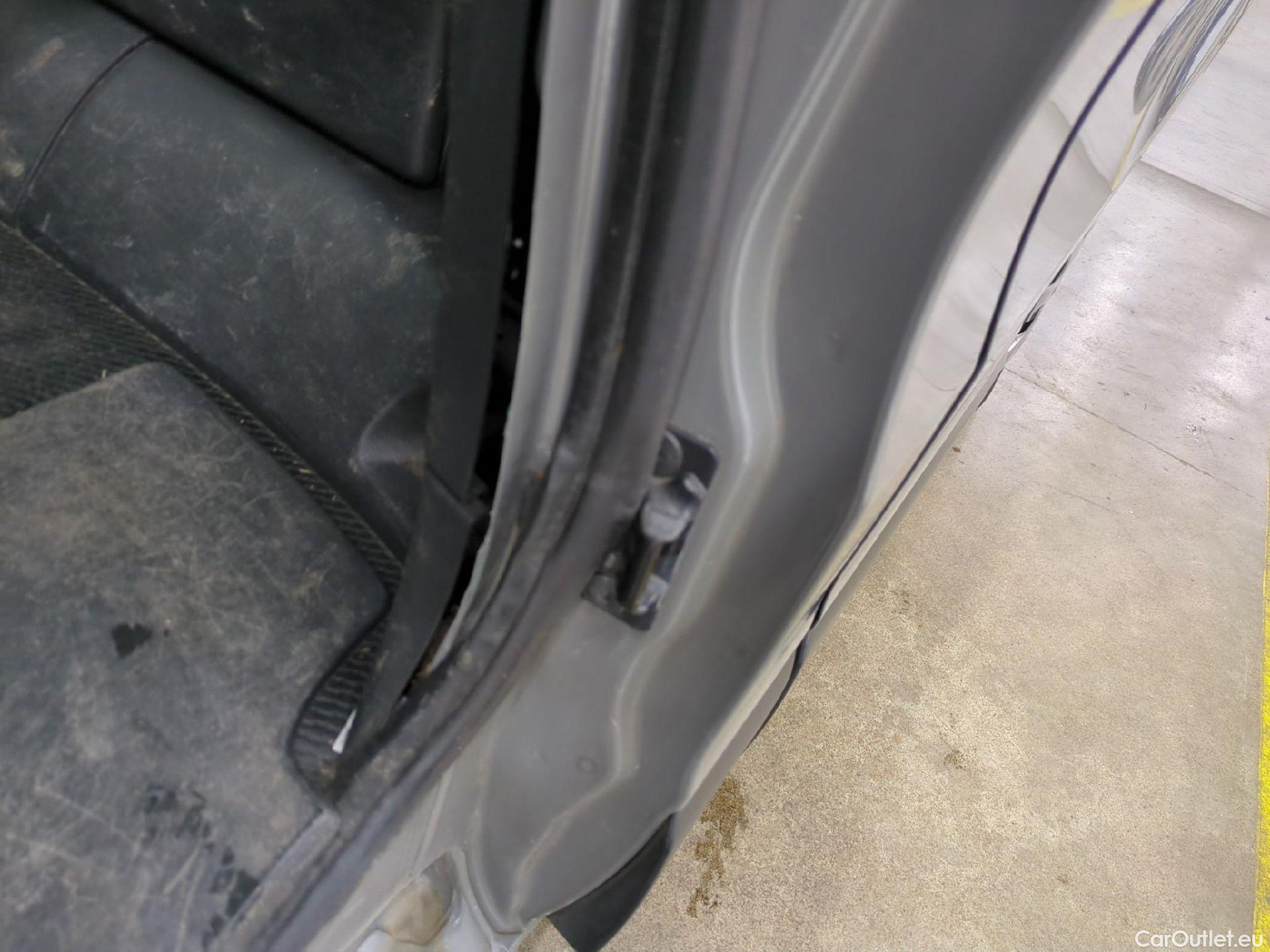  Renault  Trafic RENAULT  4p Combi Zen L2 dCi 120 SandS - 18 - 8 pl #2