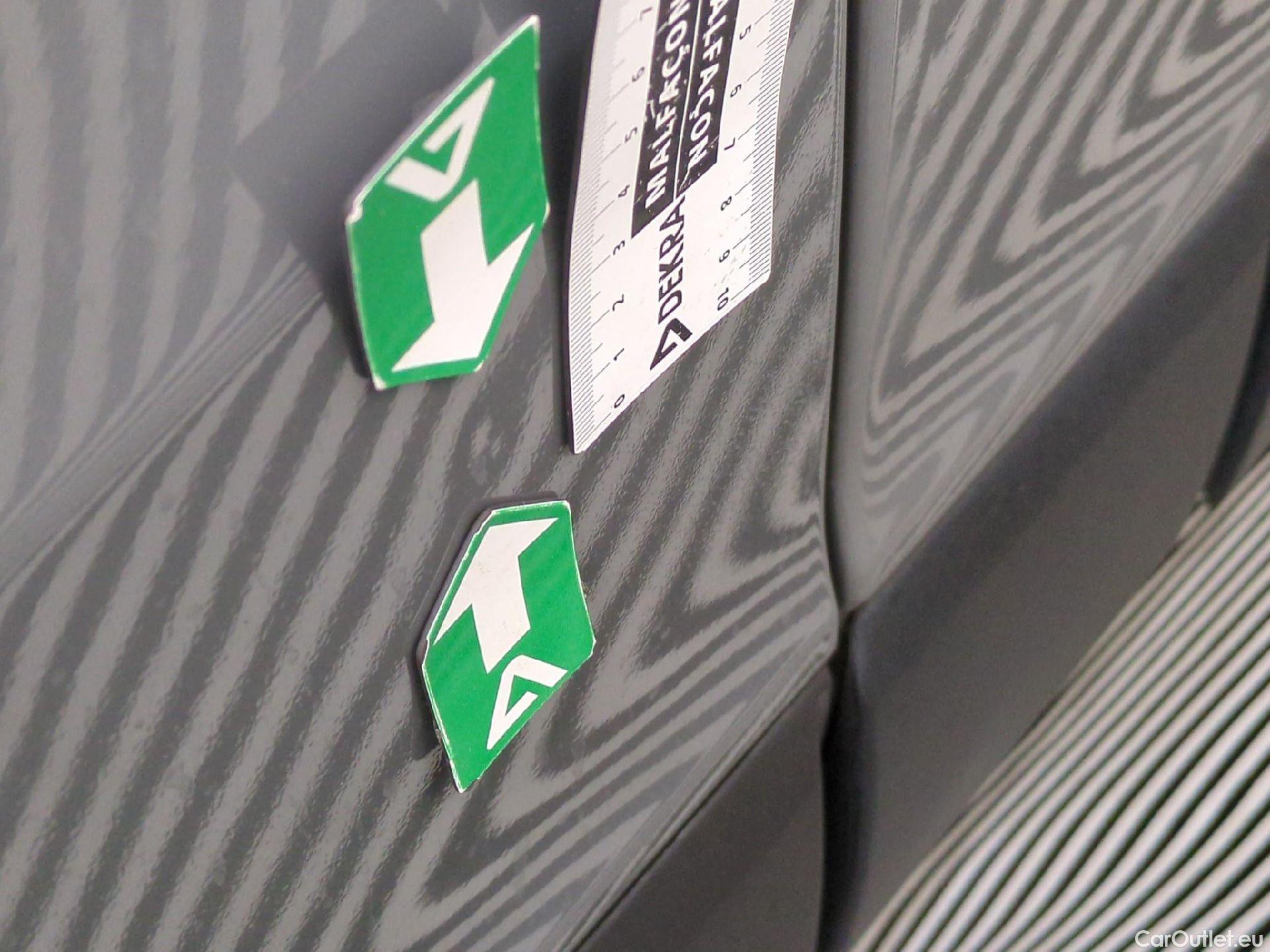  Renault  Trafic RENAULT  4p Combi Zen L2 dCi 120 SandS - 18 - 8 pl #16