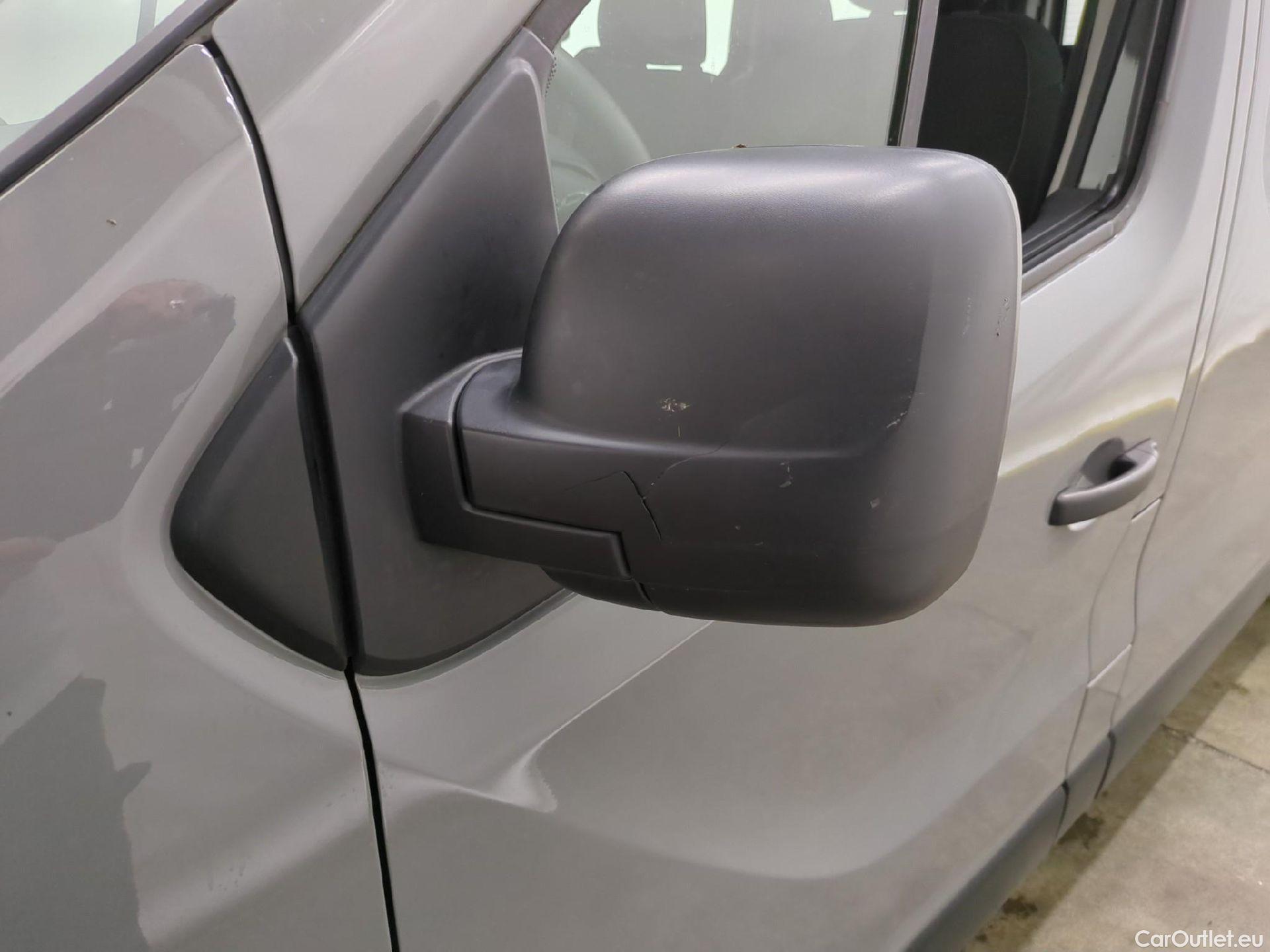  Renault  Trafic RENAULT  4p Combi Zen L2 dCi 120 SandS - 18 - 8 pl #13