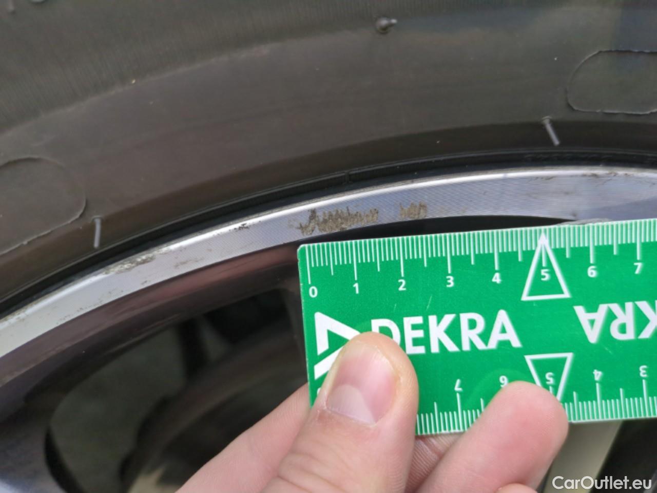  Peugeot  3008  Allure 1.5 HDi 130CV BVA8 E6d #4