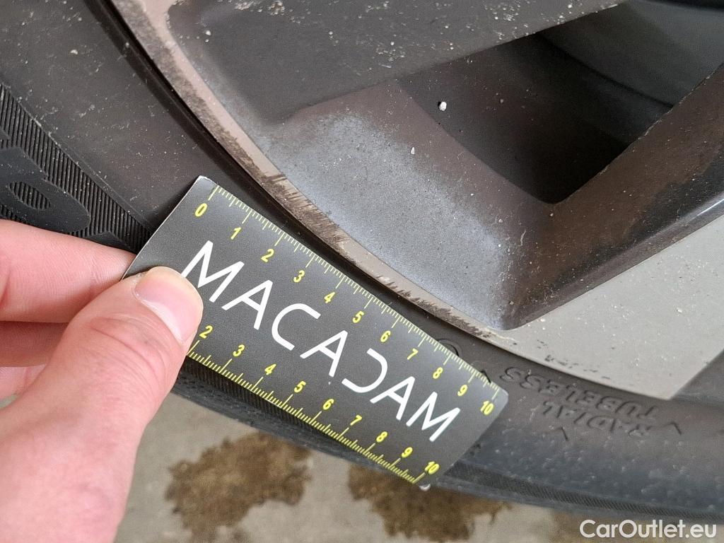  Peugeot  2008  Allure Business 1.2 PureTech 110CV BVA6 E6 #18