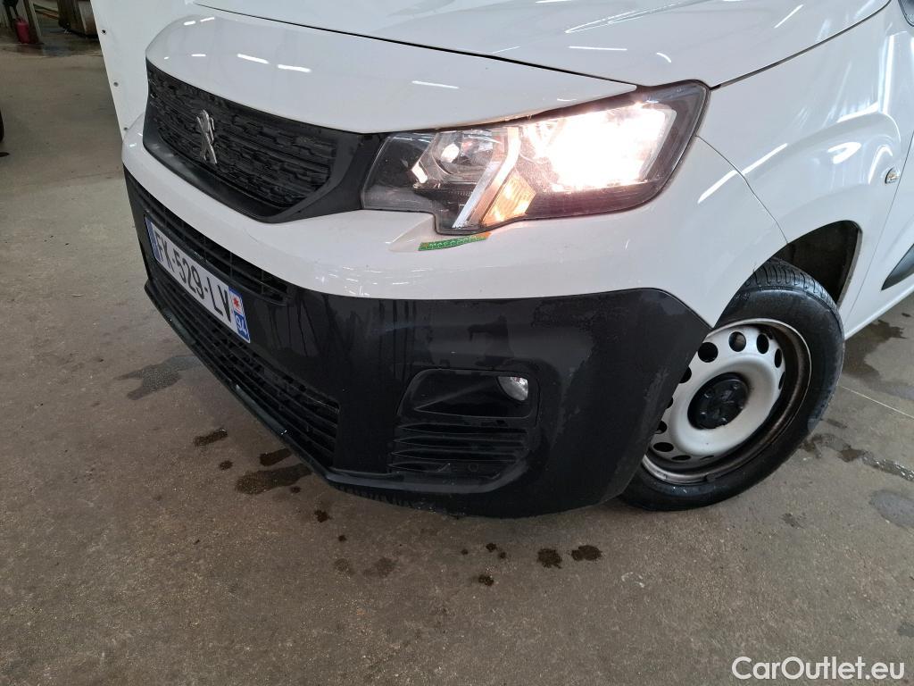  Peugeot  Partner PEUGEOT  / 2018 / 4P / Fourgonnette BHDI 130 EAT88 S&S 650KG STD ASPHALT #7