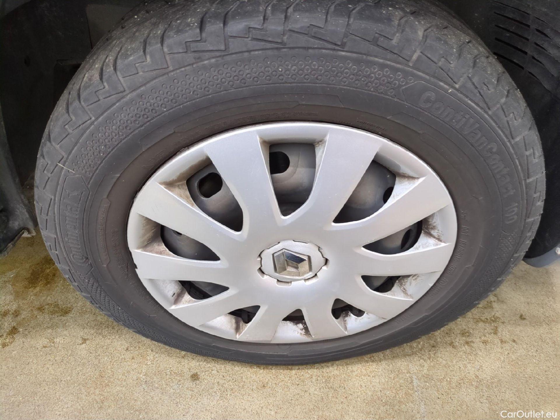  Renault  Trafic RENAULT  4p Combi Zen L2 dCi 120 SandS - 18 - 8 pl #10